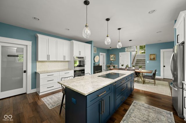 544 Amos Drive, Zionsville, IN 46077
