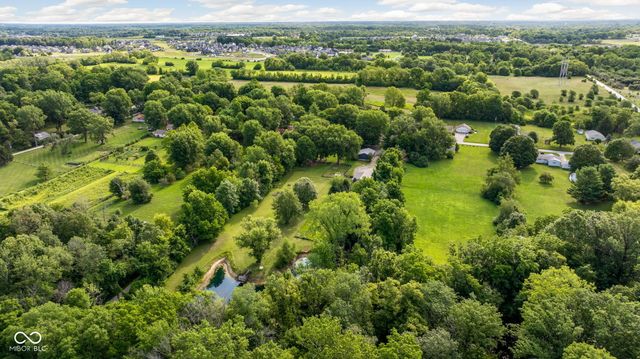 544 Amos Drive, Zionsville, IN 46077