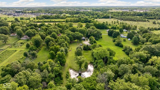 544 Amos Drive, Zionsville, IN 46077