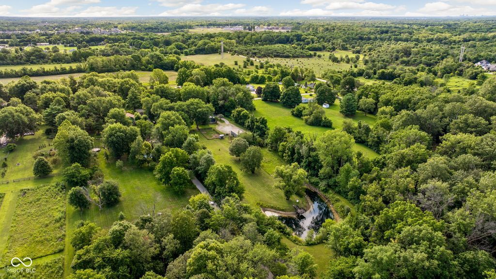 544 Amos Drive, Zionsville, IN 46077