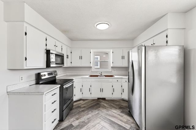 6219 N 66 Street, Omaha, NE 68104