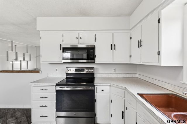 6219 N 66 Street, Omaha, NE 68104