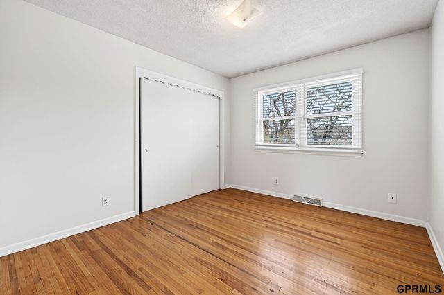 6219 N 66 Street, Omaha, NE 68104