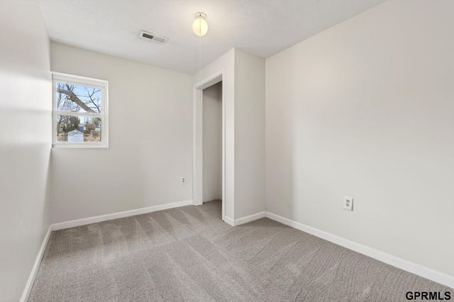 6219 N 66 Street, Omaha, NE 68104