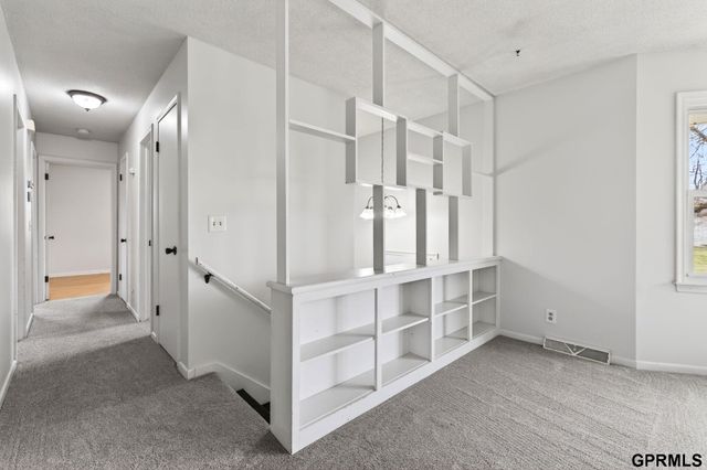 6219 N 66 Street, Omaha, NE 68104