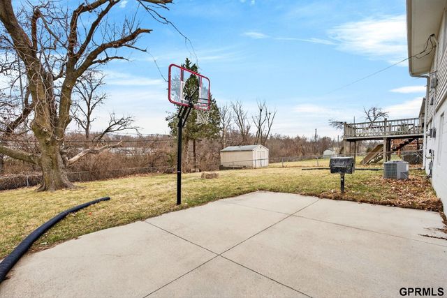 6219 N 66 Street, Omaha, NE 68104