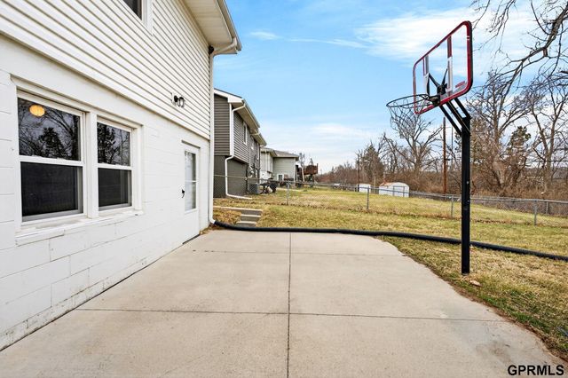 6219 N 66 Street, Omaha, NE 68104