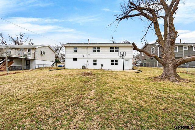 6219 N 66 Street, Omaha, NE 68104