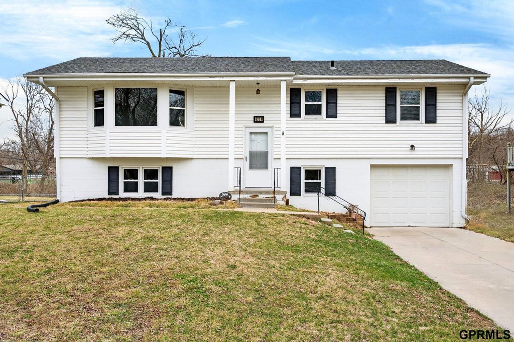 6219 N 66 Street, Omaha, NE 68104