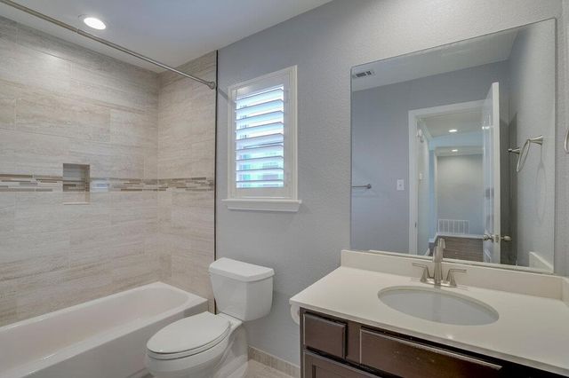 226 Claris LN, Georgetown, TX 78626
