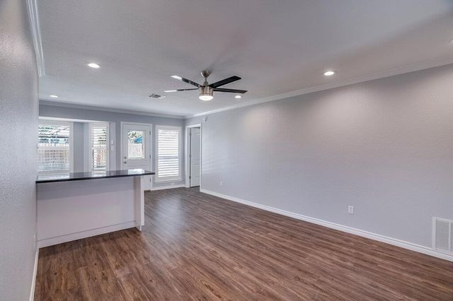 226 Claris LN, Georgetown, TX 78626