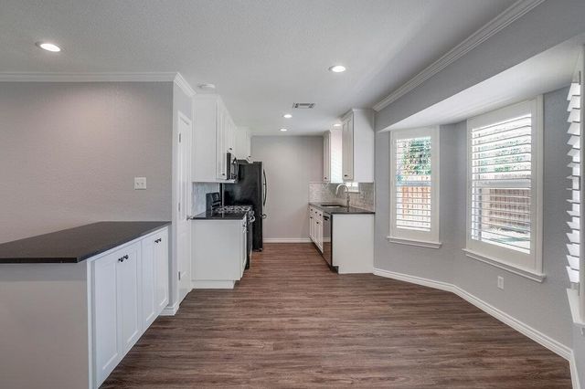 226 Claris LN, Georgetown, TX 78626