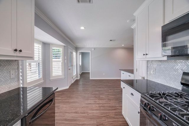 226 Claris LN, Georgetown, TX 78626