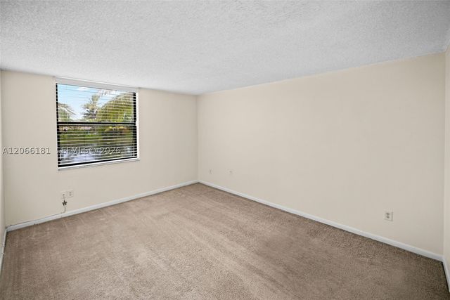 14211 N Kendall Dr 207E, Miami, FL 33186