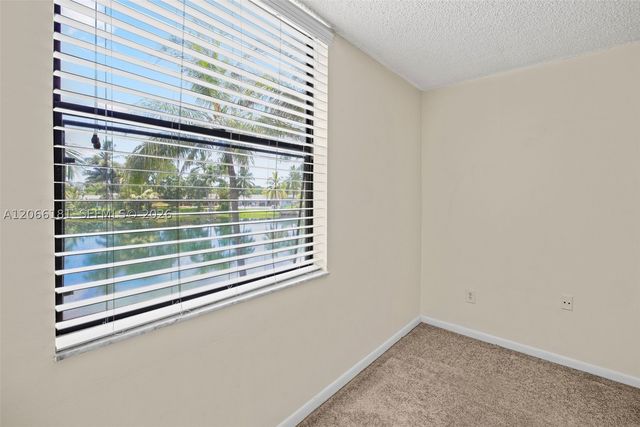 14211 N Kendall Dr 207E, Miami, FL 33186