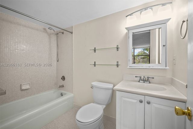 14211 N Kendall Dr 207E, Miami, FL 33186