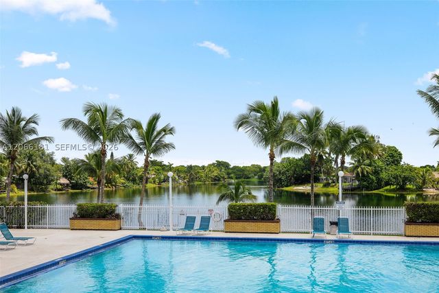 14211 N Kendall Dr 207E, Miami, FL 33186