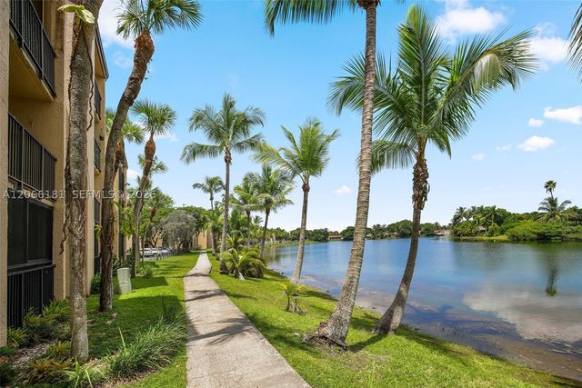 14211 N Kendall Dr 207E, Miami, FL 33186