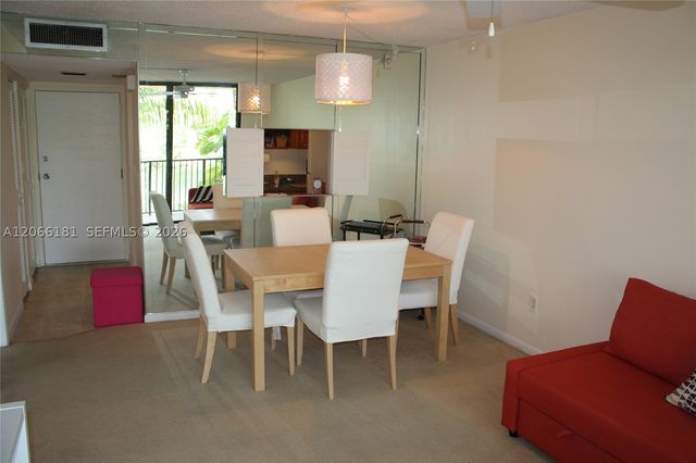 14211 N Kendall Dr 207E, Miami, FL 33186
