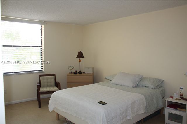 14211 N Kendall Dr 207E, Miami, FL 33186