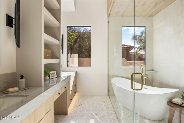 10874 E DALE Lane, Scottsdale, AZ 85262