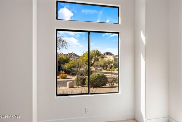 10874 E DALE Lane, Scottsdale, AZ 85262