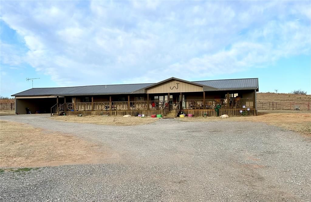 Image 1 of property listing at 10371 N 1820, Cheyenne, OK 73628