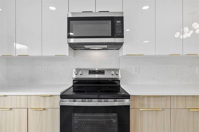 5700 VENETIAN BOULEVARD NE, St Petersburg, FL 33703