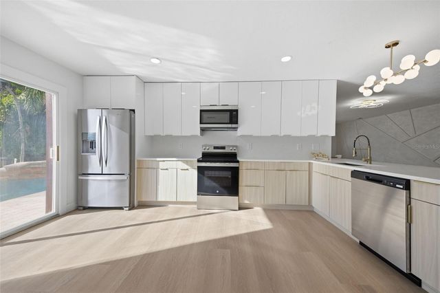 5700 VENETIAN BOULEVARD NE, St Petersburg, FL 33703