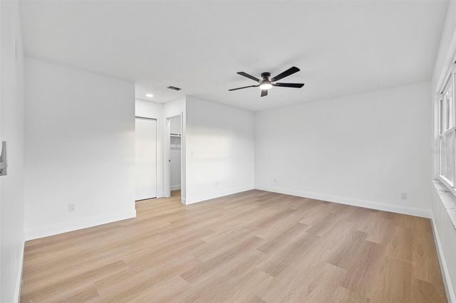 5700 VENETIAN BOULEVARD NE, St Petersburg, FL 33703