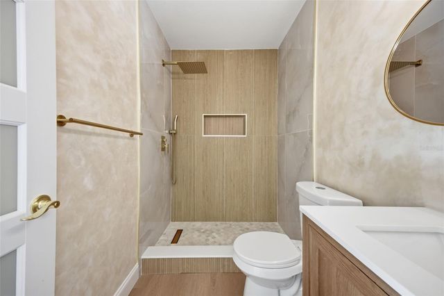 5700 VENETIAN BOULEVARD NE, St Petersburg, FL 33703