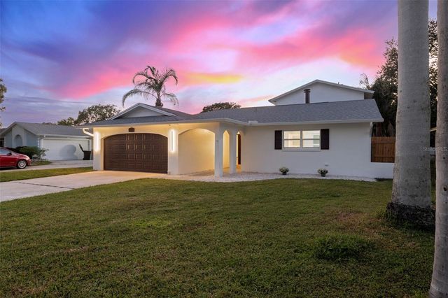 5700 VENETIAN BOULEVARD NE, St Petersburg, FL 33703