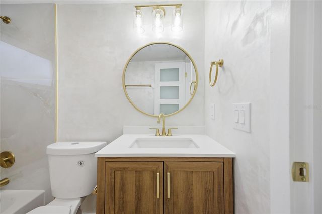 5700 VENETIAN BOULEVARD NE, St Petersburg, FL 33703