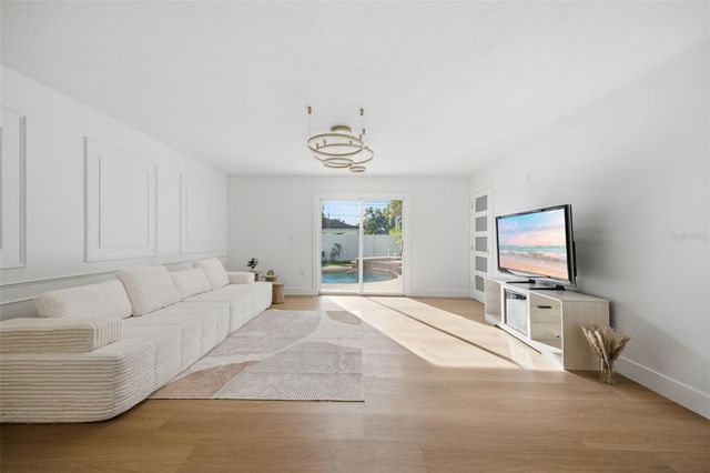 5700 VENETIAN BOULEVARD NE, St Petersburg, FL 33703