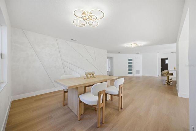 5700 VENETIAN BOULEVARD NE, St Petersburg, FL 33703