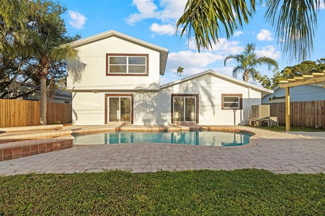 5700 VENETIAN BOULEVARD NE, St Petersburg, FL 33703