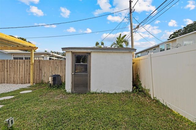 5700 VENETIAN BOULEVARD NE, St Petersburg, FL 33703