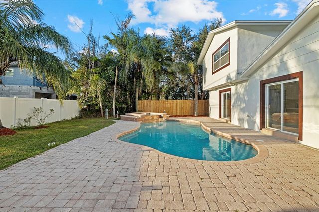 5700 VENETIAN BOULEVARD NE, St Petersburg, FL 33703