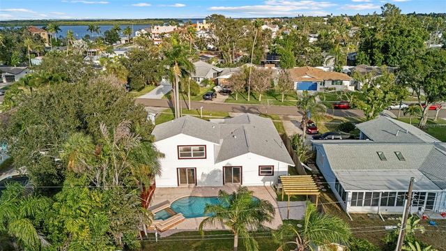 5700 VENETIAN BOULEVARD NE, St Petersburg, FL 33703