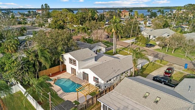 5700 VENETIAN BOULEVARD NE, St Petersburg, FL 33703