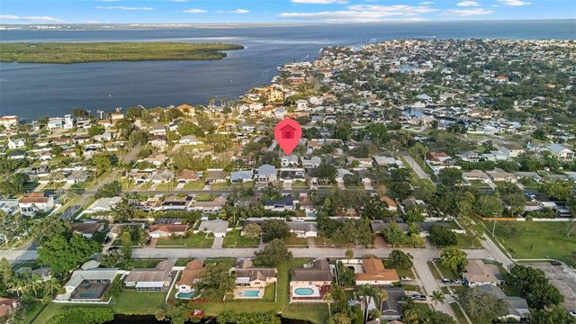 5700 VENETIAN BOULEVARD NE, St Petersburg, FL 33703
