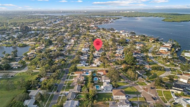 5700 VENETIAN BOULEVARD NE, St Petersburg, FL 33703