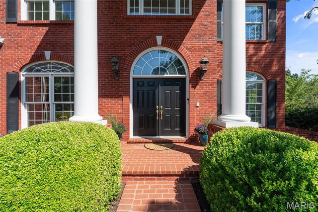 3 Longrove Lane, Des Peres, MO 63131