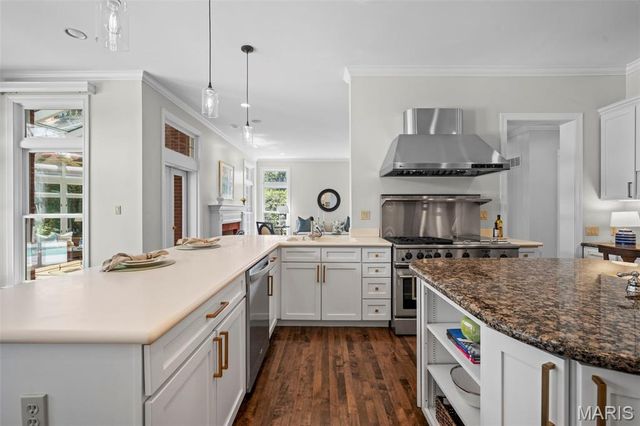 3 Longrove Lane, Des Peres, MO 63131