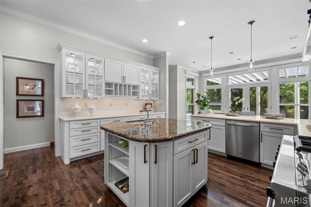 3 Longrove Lane, Des Peres, MO 63131