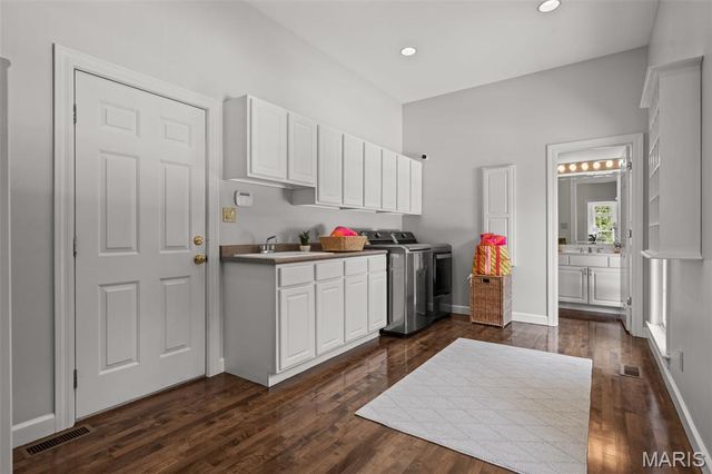 3 Longrove Lane, Des Peres, MO 63131