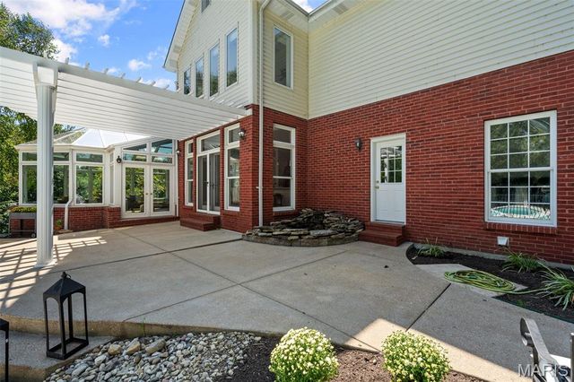 3 Longrove Lane, Des Peres, MO 63131