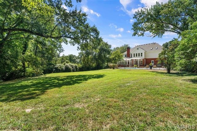 3 Longrove Lane, Des Peres, MO 63131