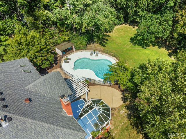 3 Longrove Lane, Des Peres, MO 63131