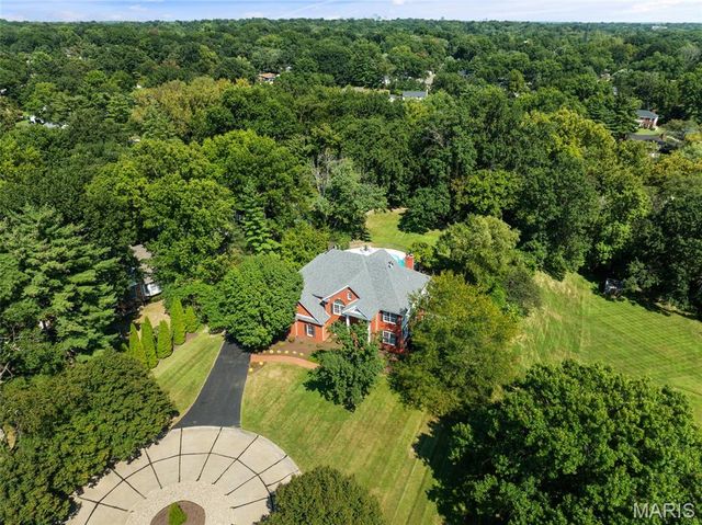 3 Longrove Lane, Des Peres, MO 63131